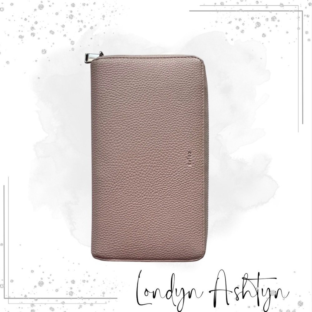 COLAB BLUSH PEBBLED VEGAN WALLET
